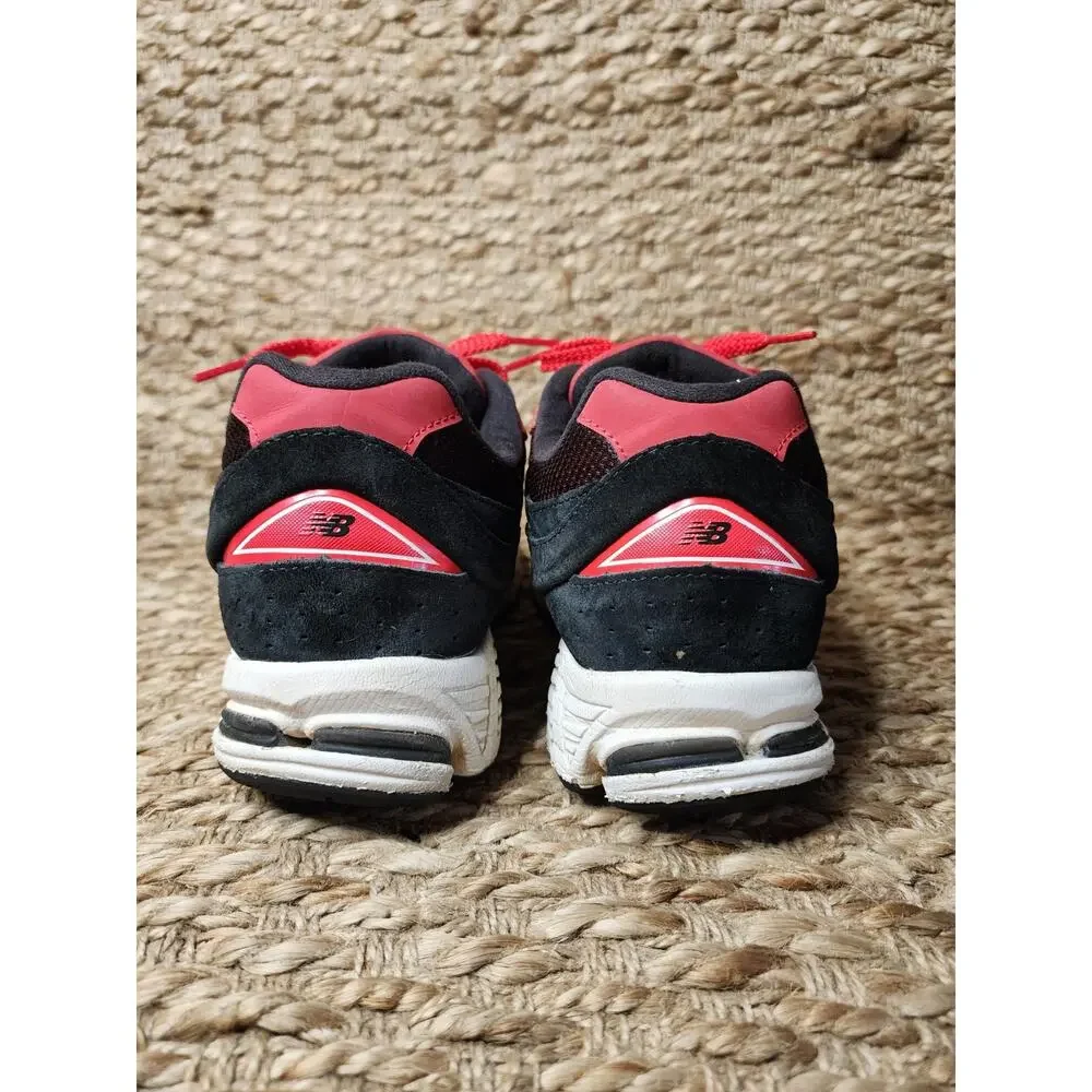 New Balance 2002R Red Suede Mesh Athletic Sneakers Red Black Mens 8 Women's 9.5